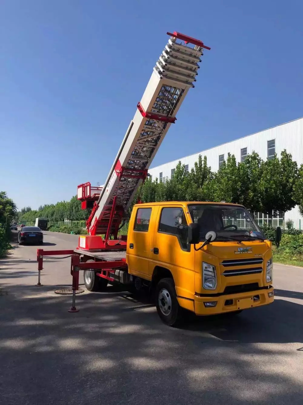 桓台县附近的云梯车出租服务：轻松解决高空作业需求