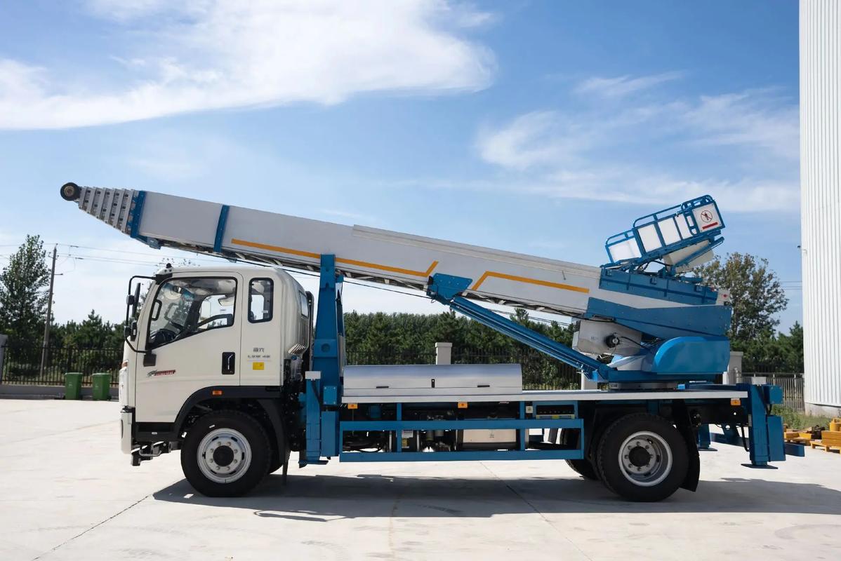 桓台县云梯上料车租赁费用