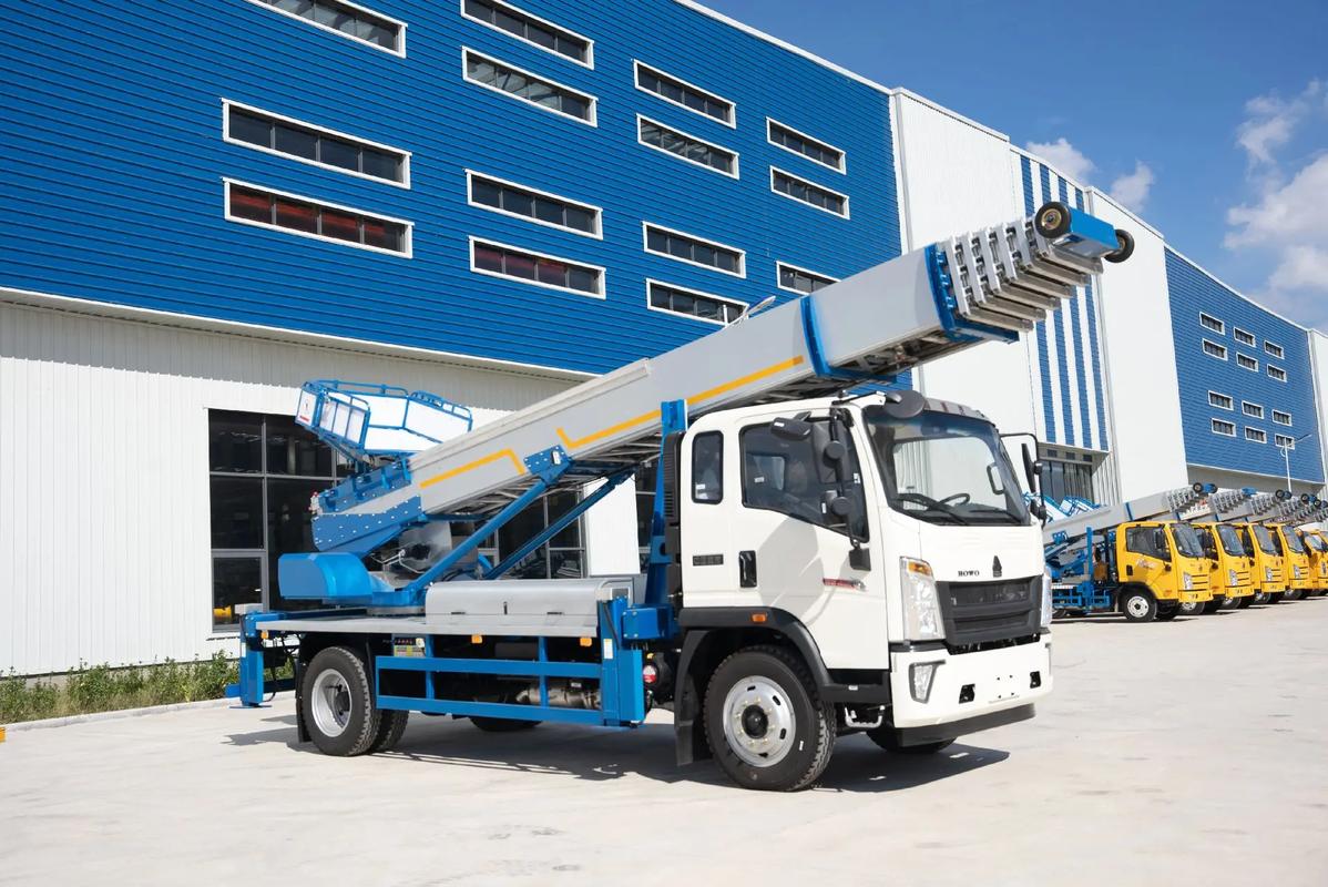 桓台县出租云梯车高空作业车 建筑垃圾搬运